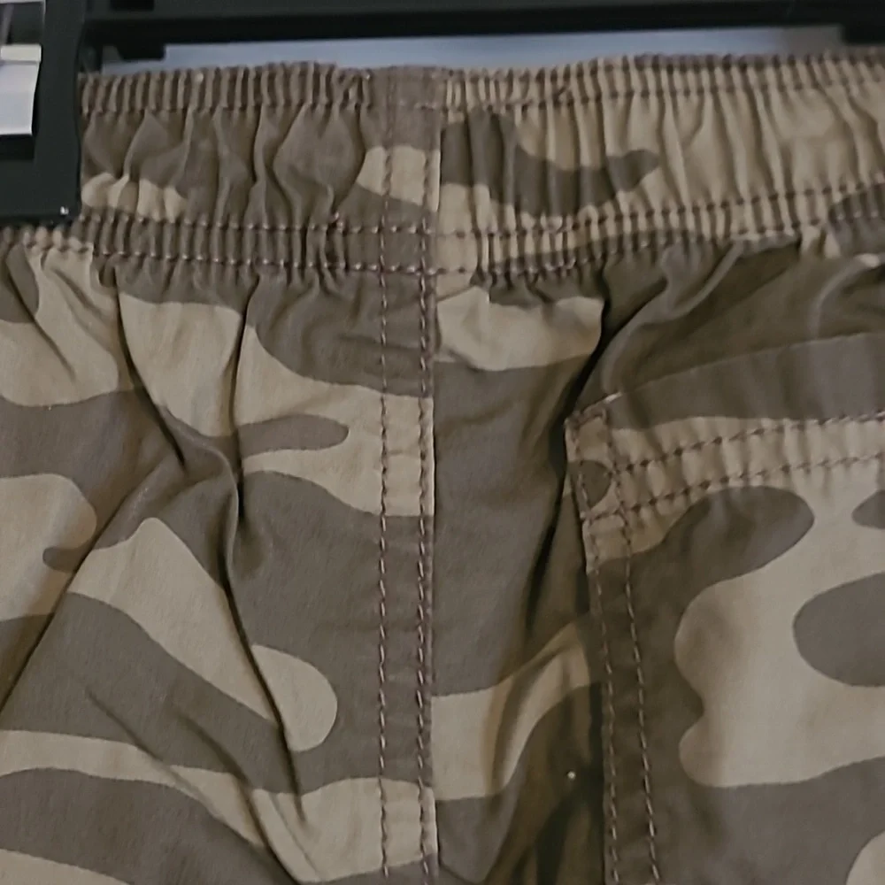 💥3for$12💥 NWT Carters camouflage shorts, size 4T